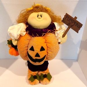 Adorable Halloween pumpkin decor